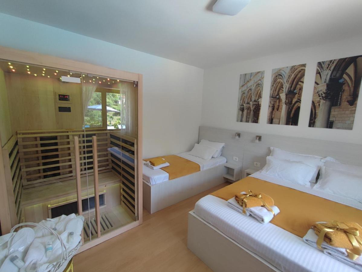 Villa Ivona With Swimming Pool And Jacuzzi Oslje Extérieur photo