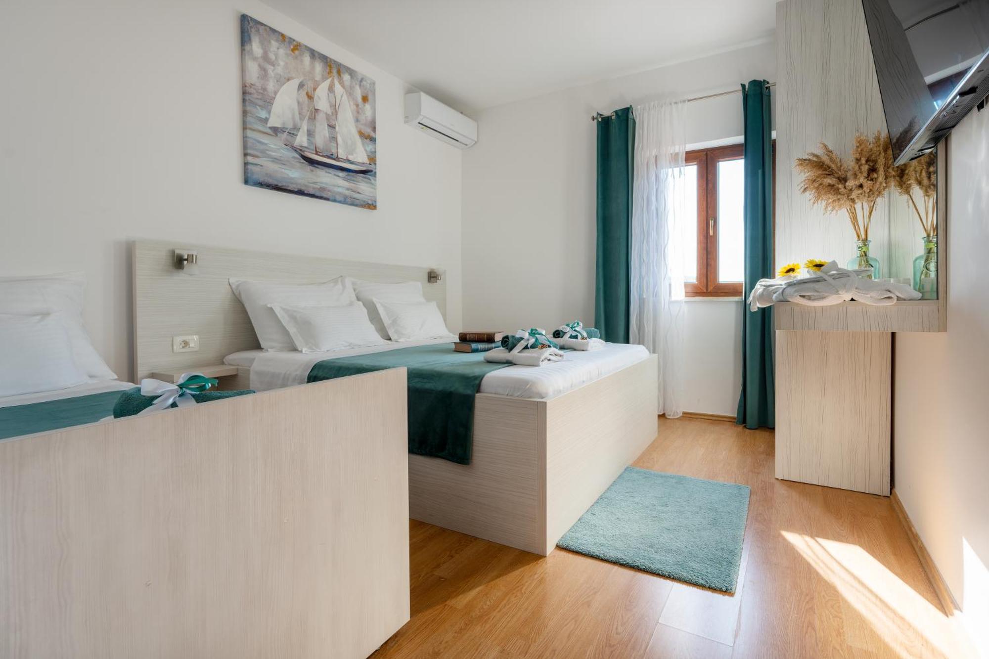 Villa Ivona With Swimming Pool And Jacuzzi Oslje Extérieur photo