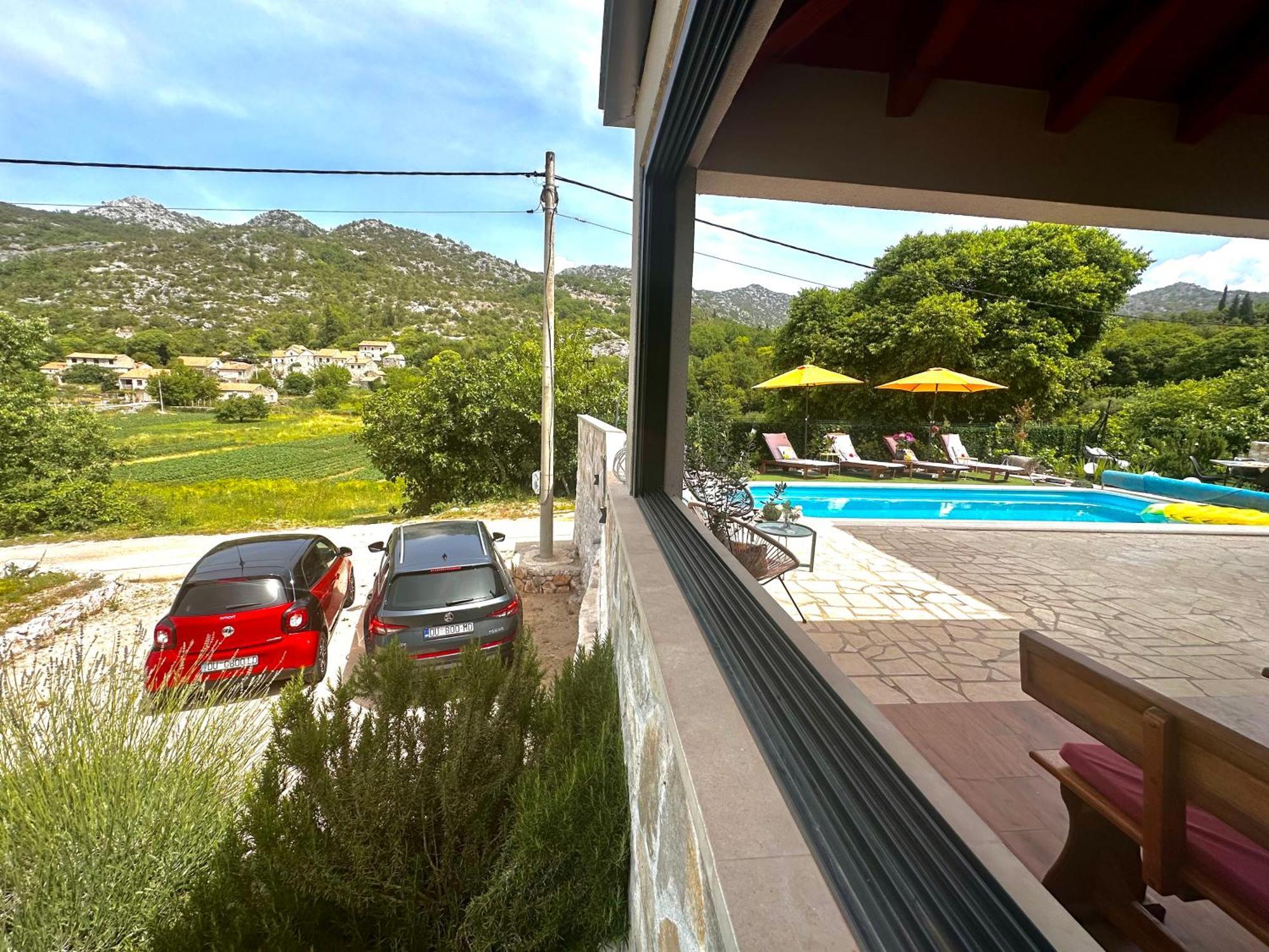 Villa Ivona With Swimming Pool And Jacuzzi Oslje Extérieur photo