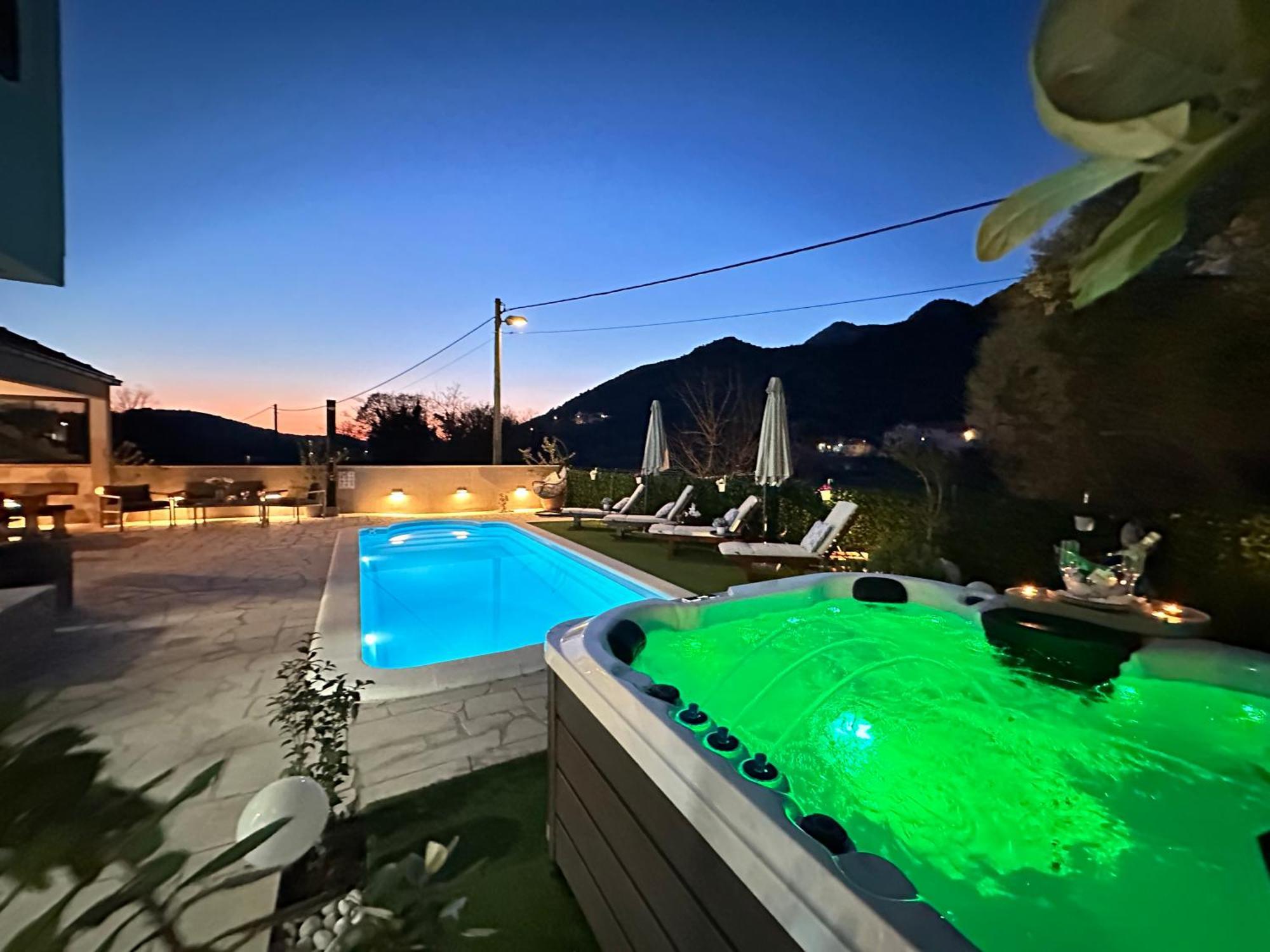 Villa Ivona With Swimming Pool And Jacuzzi Oslje Extérieur photo